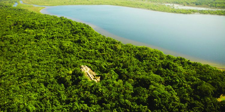 Contours Travel Lamanai Ruins in Belize