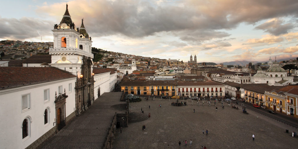Ecuador Quito Casa Gangotena UICUN003-1-0-Plaza-San-Francisco