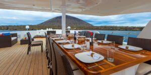 Royal Galapagos_Natural Paradise-sundeck